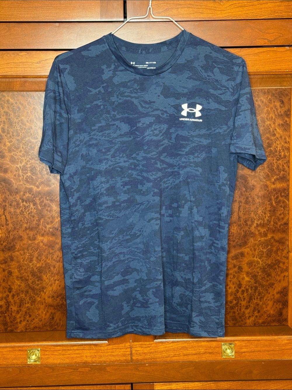 Under Armour Men’s S Dark Navy Camo Short Sleeve heatgear Tee